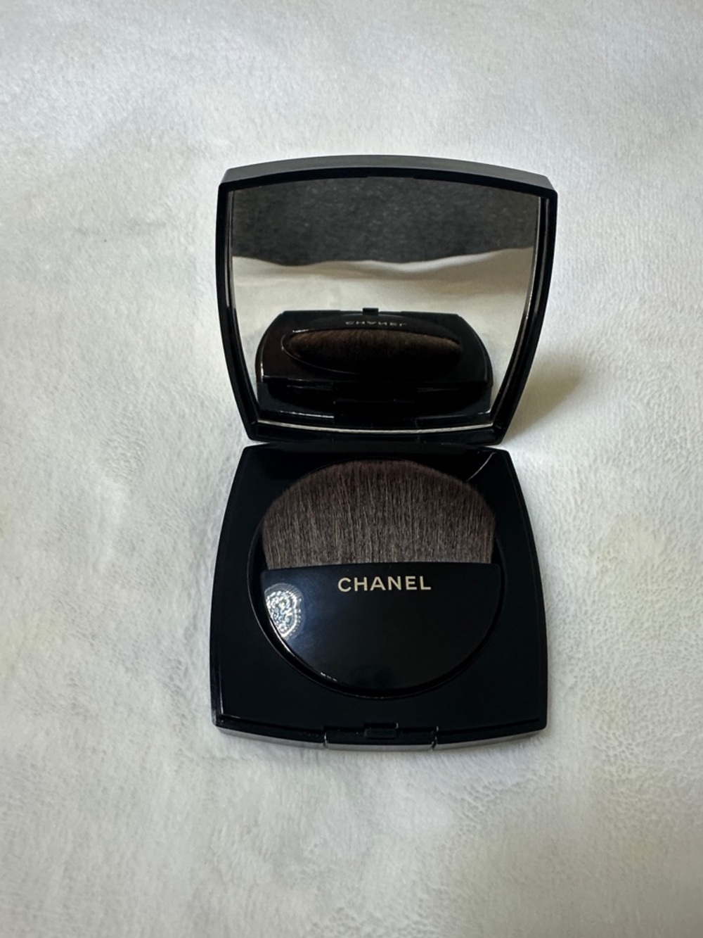 Limited Edition Chanel Les Beiges Healthy Glow Powder - Picture 2 of 6